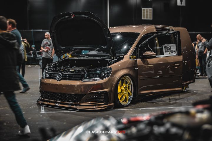 Car meet image number 52